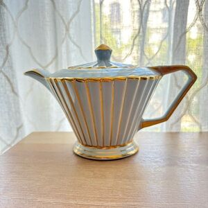 🏡Art Deco Sadler Light Blue porcelain Teapot with 24K Gold Trim DAMAGED